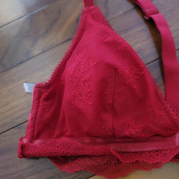 Victoria's Secrets Red Lace Bralette, Size Medium - Picture 4 of 10